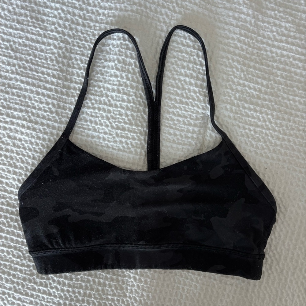 Lululemon Athletica Black Sports Bra with Cross-Back Design